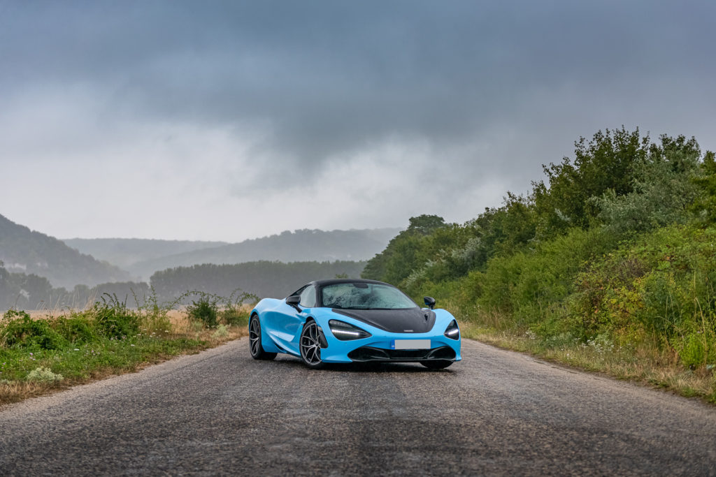 MCLAREN 720s спидометр